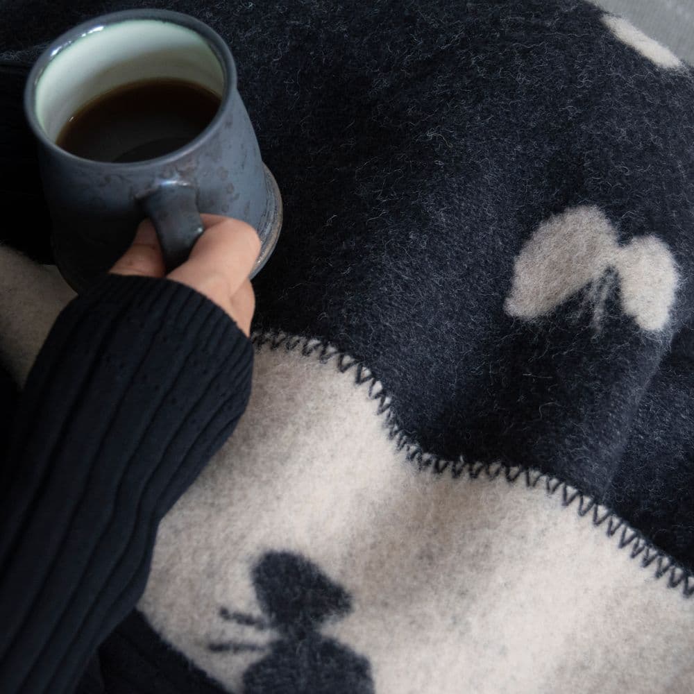 ウールブランケットの起毛感アップと縁のブランケットステッチ