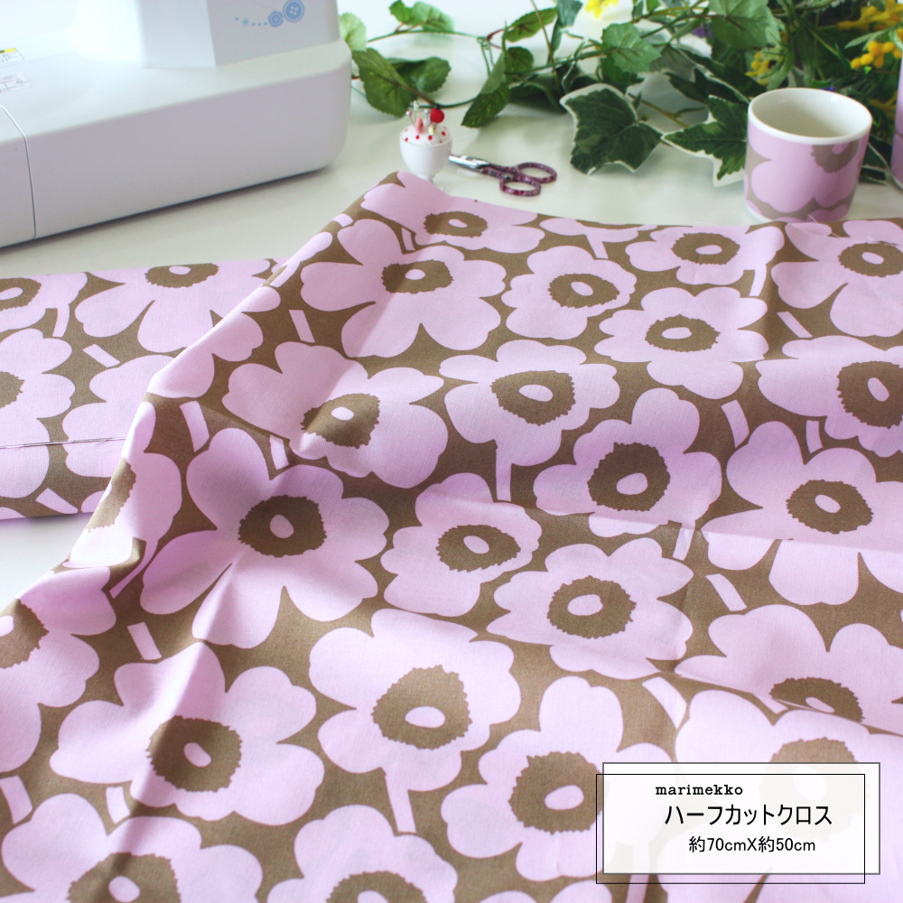 【ハーフカット】MINI UNIKKO（ミニウニッコ） No.388（ベージュ地＆ピンク） 約70cmX50cm