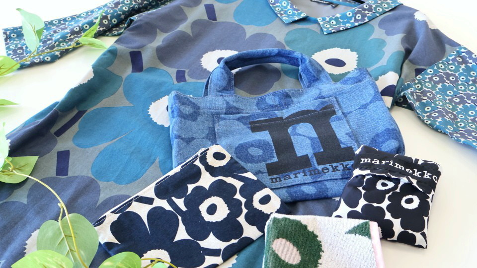 マリメッコ Mono Mini Tote Unikko マリデニム トートバッグとブルー系アイテムのコーディネート