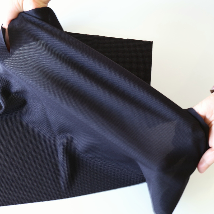 スピーカーネット 伸縮性