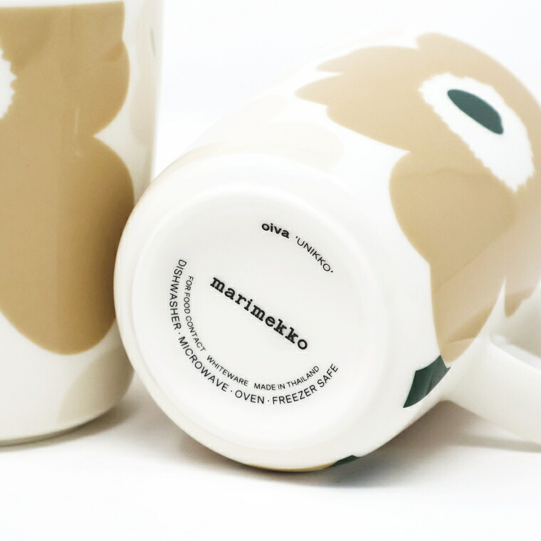 底面の marimekko ロゴと oiva 'UNIKKO' の表示
