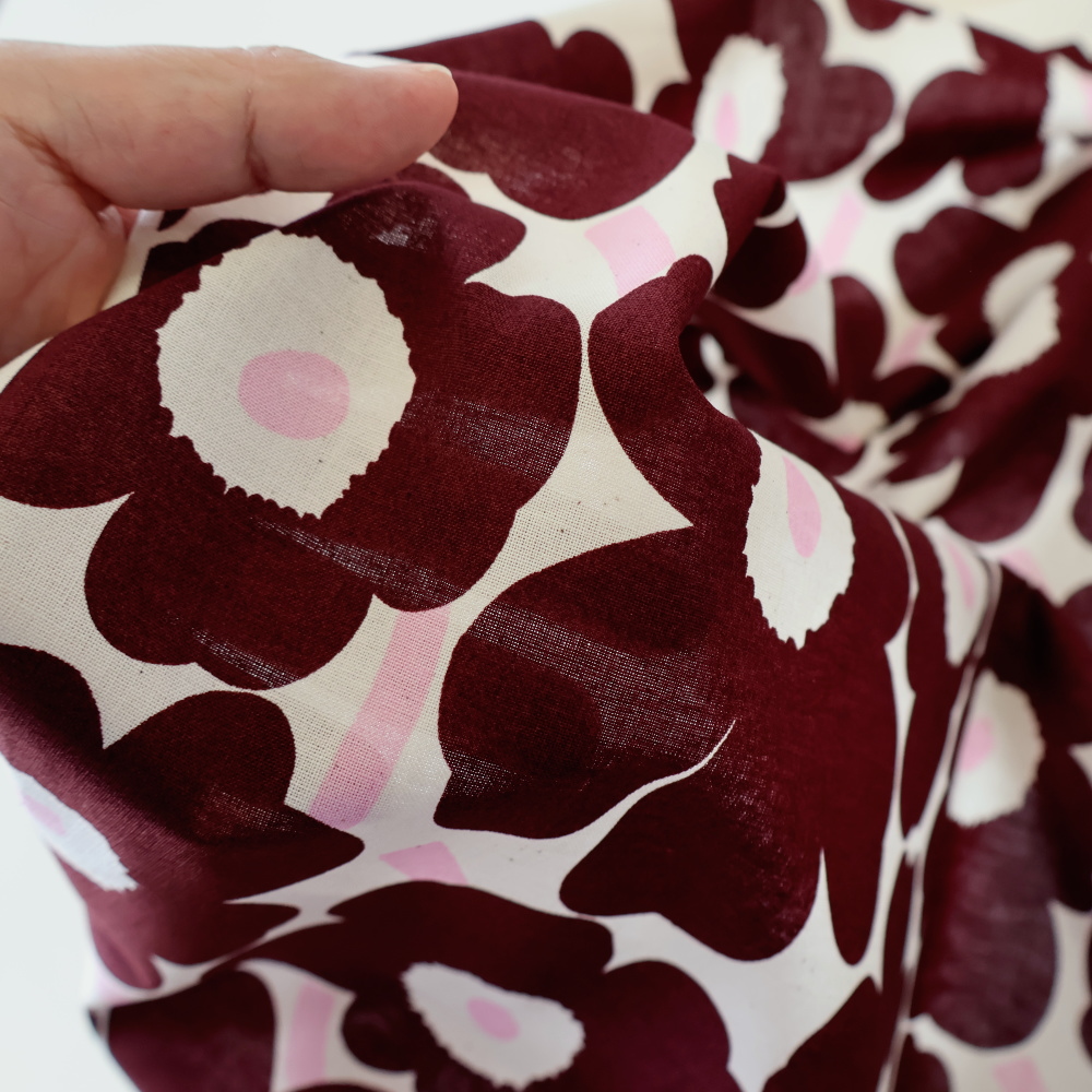 marimekko Mini Unikko ダークレッド×ライトピンク 生地 透け感チェック写真