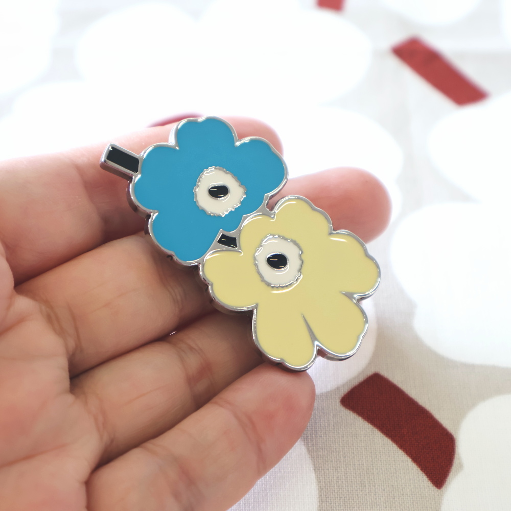 ピンバッチ ウニッコ ブルー＆レモンイエロー 全体