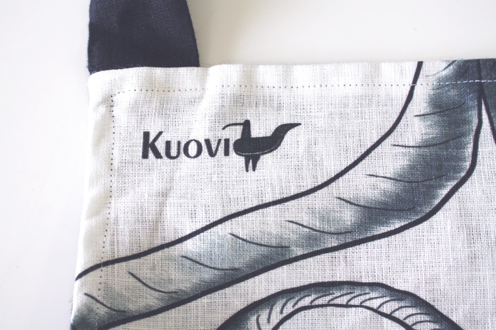 マリメッコ 北欧生地 布 雑貨のインテリアセンター オーチャード パラティッシ柄 エプロン ブラック