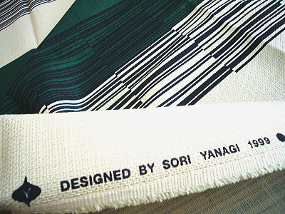 生地の耳の DESIGNED BY SORI YANAGI 1999 のプリント